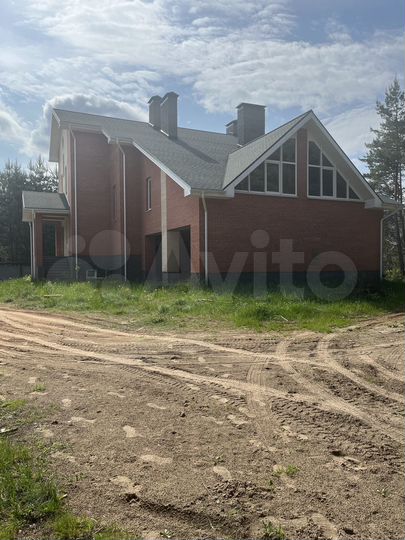 Дом 580,9 м² на участке 8,6 сот.