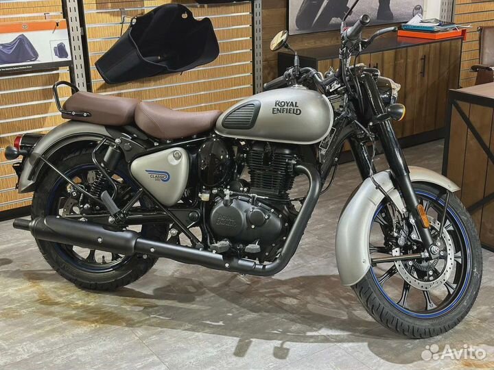 Royal Enfield Classic 350, 2024