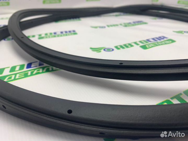 Уплотнитель двери задний правый Mazda 3Bp хетчбек