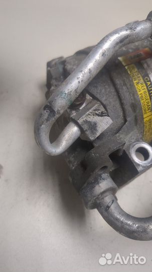 Компрессор кондиционера Nissan Primera P12