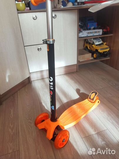 Детский 3-колесный самокат 21st Scooter Maxi