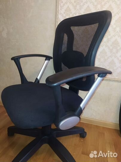 Компьютерное кресло офисное стул