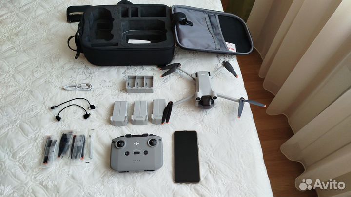 Квадрокоптер dji мавик 3 pro мини