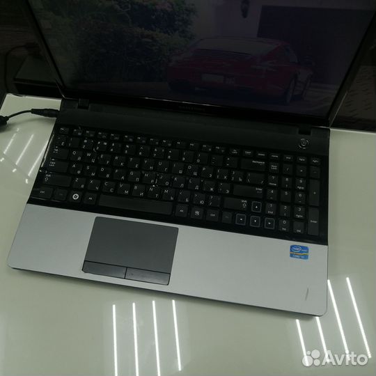 Samsung NP300E5A i5-2450M/6GB/1TB/Nvidia 520M 1 GB