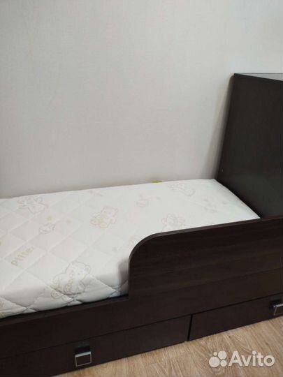 Детская кровать с матрасом