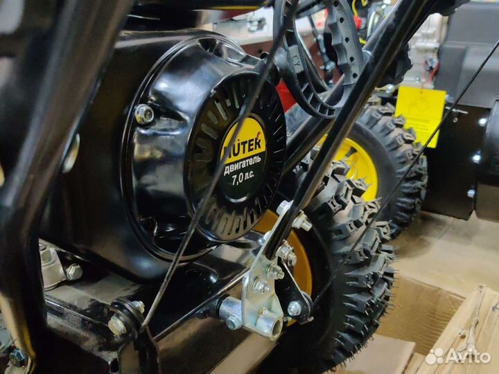 Снегоуборочная машина 4000