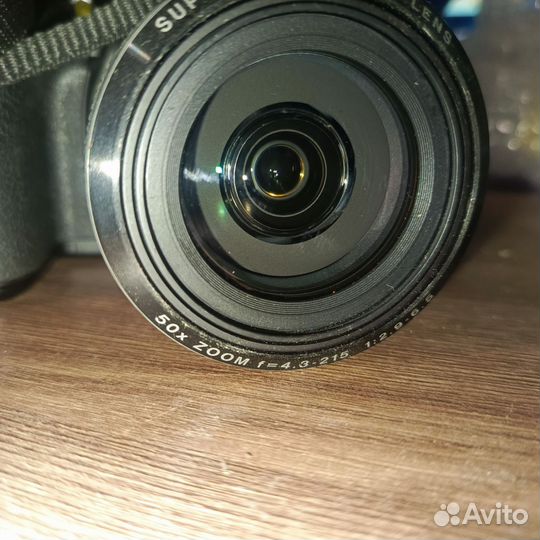 Цифровой фотоаппарат FinePix S9200