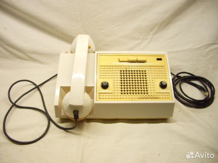 Старинная кв радиостанция нива-М