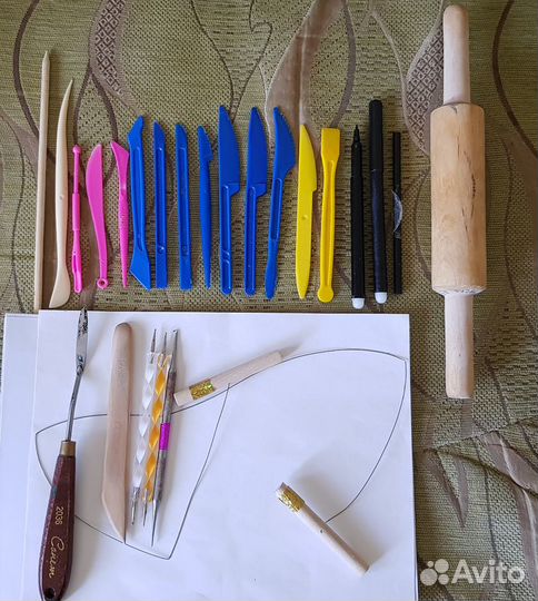 Скалка и стеки для глины