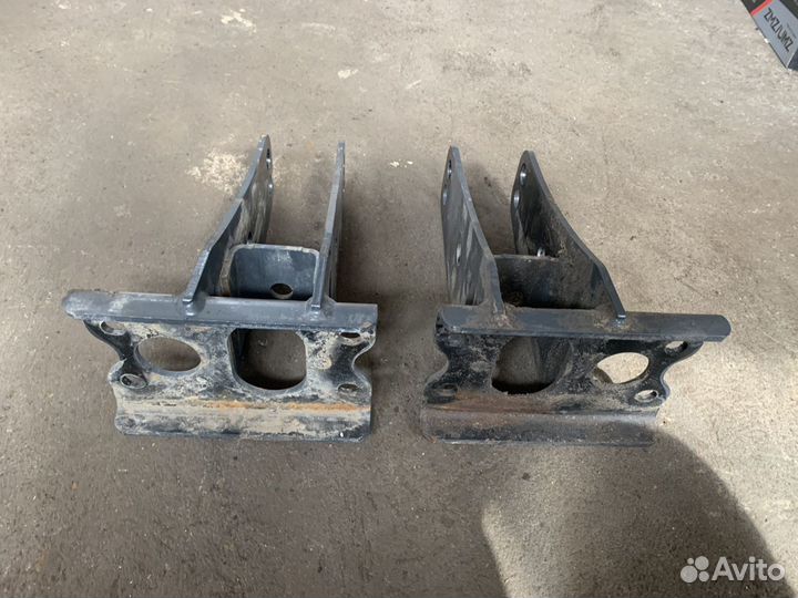 Кронштейн усилителя бампера/Бруса Актрос мп3