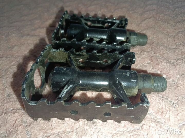 Педали на велосипед железные