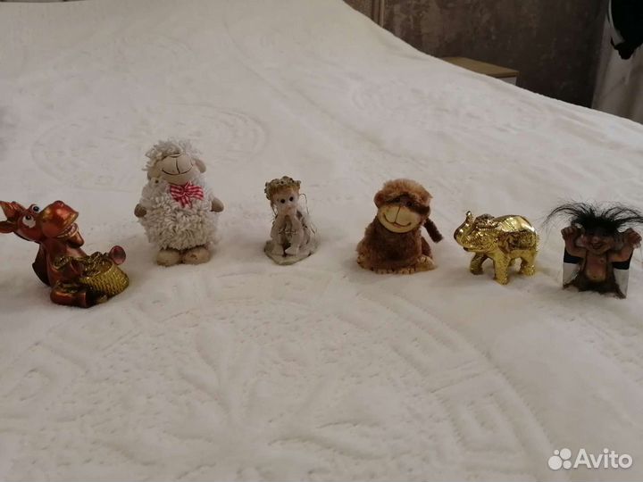 Сувениры: слон, тролль, ангел, лошадь