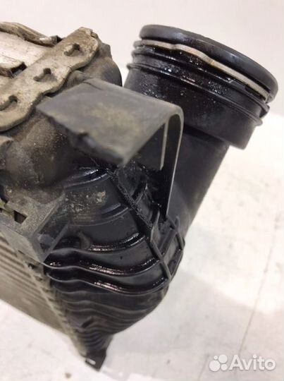 Интеркулер правый Porsche Cayenne 958 2010-2018