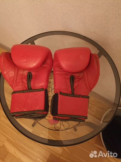 Боксерские перчатки