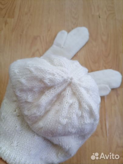 Шапочка женская вязаная и рукавички