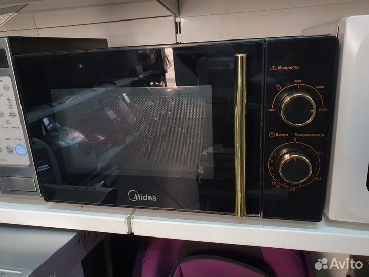 Микроволновая печь Midea MM820CMF-BG