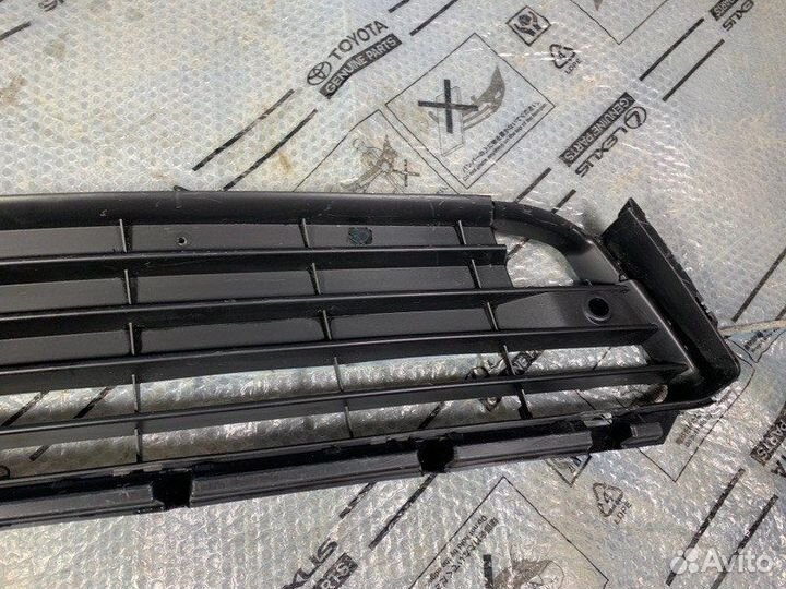 Решетка в бампер Lexus Rx350 2016