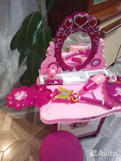 Туалетный столик с зеркалом детский музыкальный
