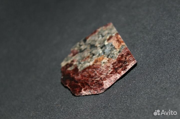 Полировка эвдиалит №10