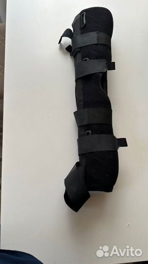 Тутор на коленный сустав