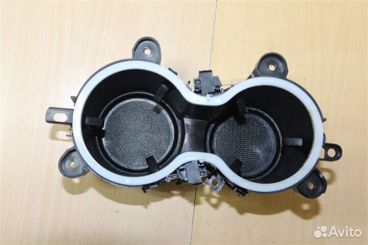 Подстаканник Jeep Grand Cherokee WK2 ресталинг (2