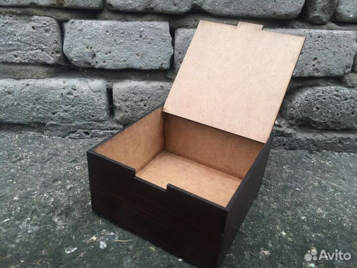Коробка шкатулка для подарка (ремня) из дерева