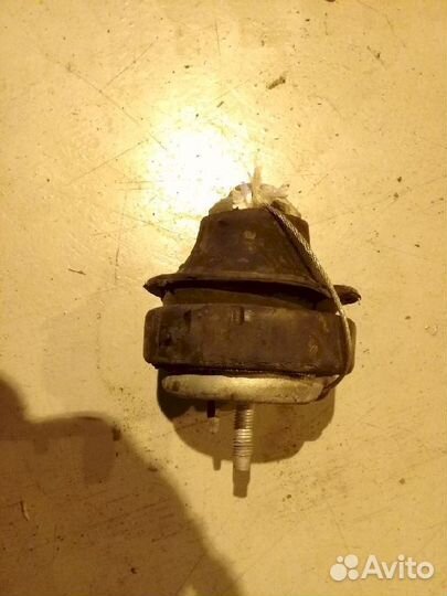 Опора двигателя (подушка двс) передняя 8683936 Vol