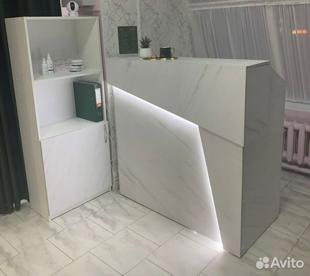 Стойка Ресепшен