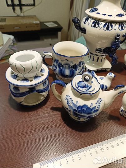 Фигурки и посуда Гжель