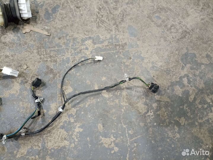 Проводка передней левой двери SsangYong Kyron