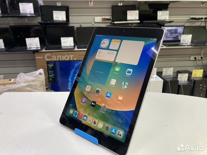 Планшет Apple iPad 5 2017 32GB