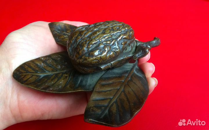 Бронзовая скульптура патина старинная