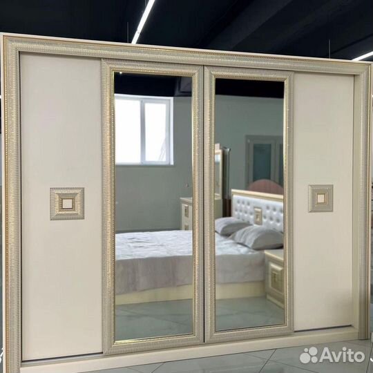 Спальный гарнитур