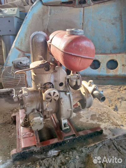 Водяной насос с бензиновым двигателем