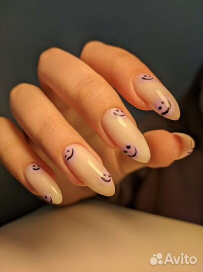 Маникюр / наращивание ногтей / педикюр