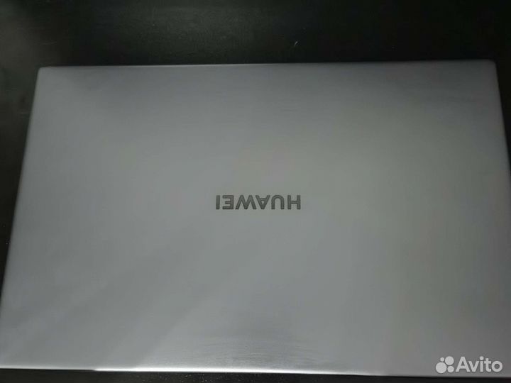 Huawei matebook d 15 на i3