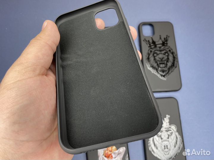 Чехол на iPhone 11