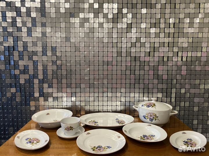 Набор столовой посуды из болгарии времен СССР