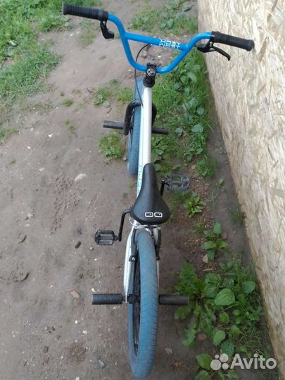 Трюковой велосипед BMX
