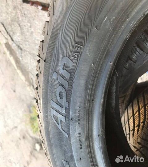 Michelin Alpin 4 215/60 R17