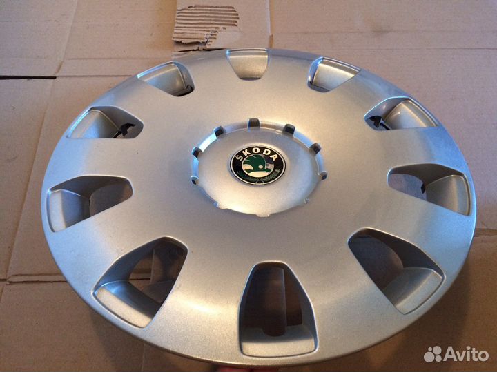 Колпак колеса Skoda Octavia 1U0601147G