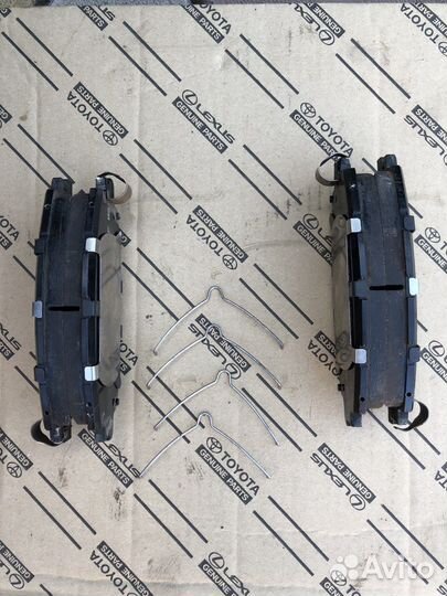 Комплект передних тормозов Toyota RAV4 V (XA50)