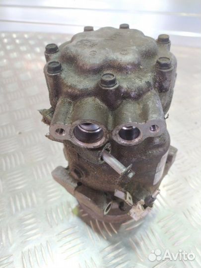 Компрессор кондиционера Renault Duster HSA K4M690