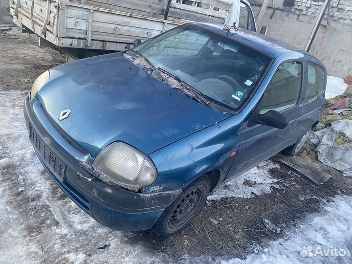 В разбор на запчасти renault clio 1.2 МКПП