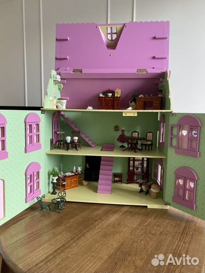 Домик кукольный