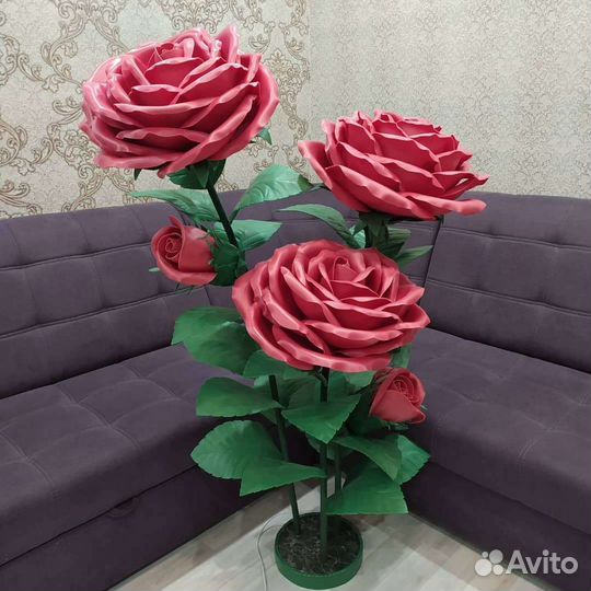 Светильник ростовые цветы из изолона