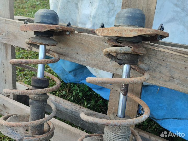 Фиат Пунто стойка передняя