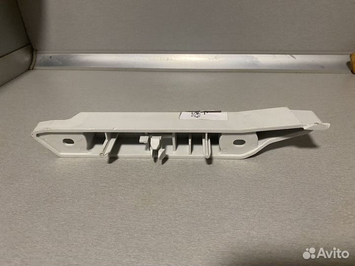 Кронштейн переднего бампера левый Ford Focus