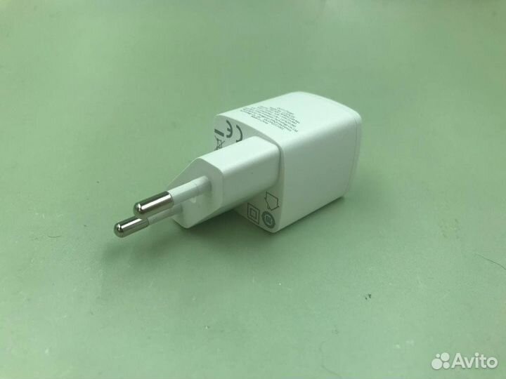 15662 Зарядное устройство для смартфона