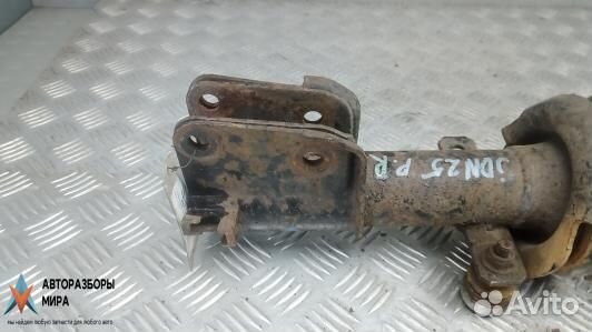 Стойка передняя правая Opel Vivaro A рест. 2006